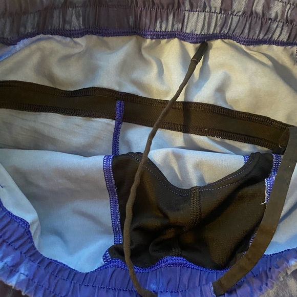 EUC 9/10 Lululemon men’s tie-die shorts in Size S!! - Picture 7 of 7